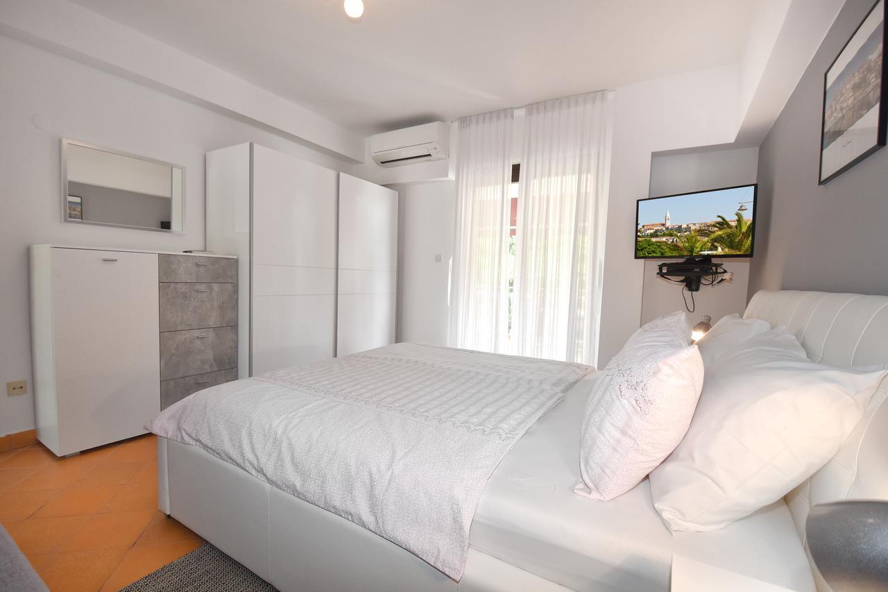 Apartment Sambris No 1 Върсар Екстериор снимка