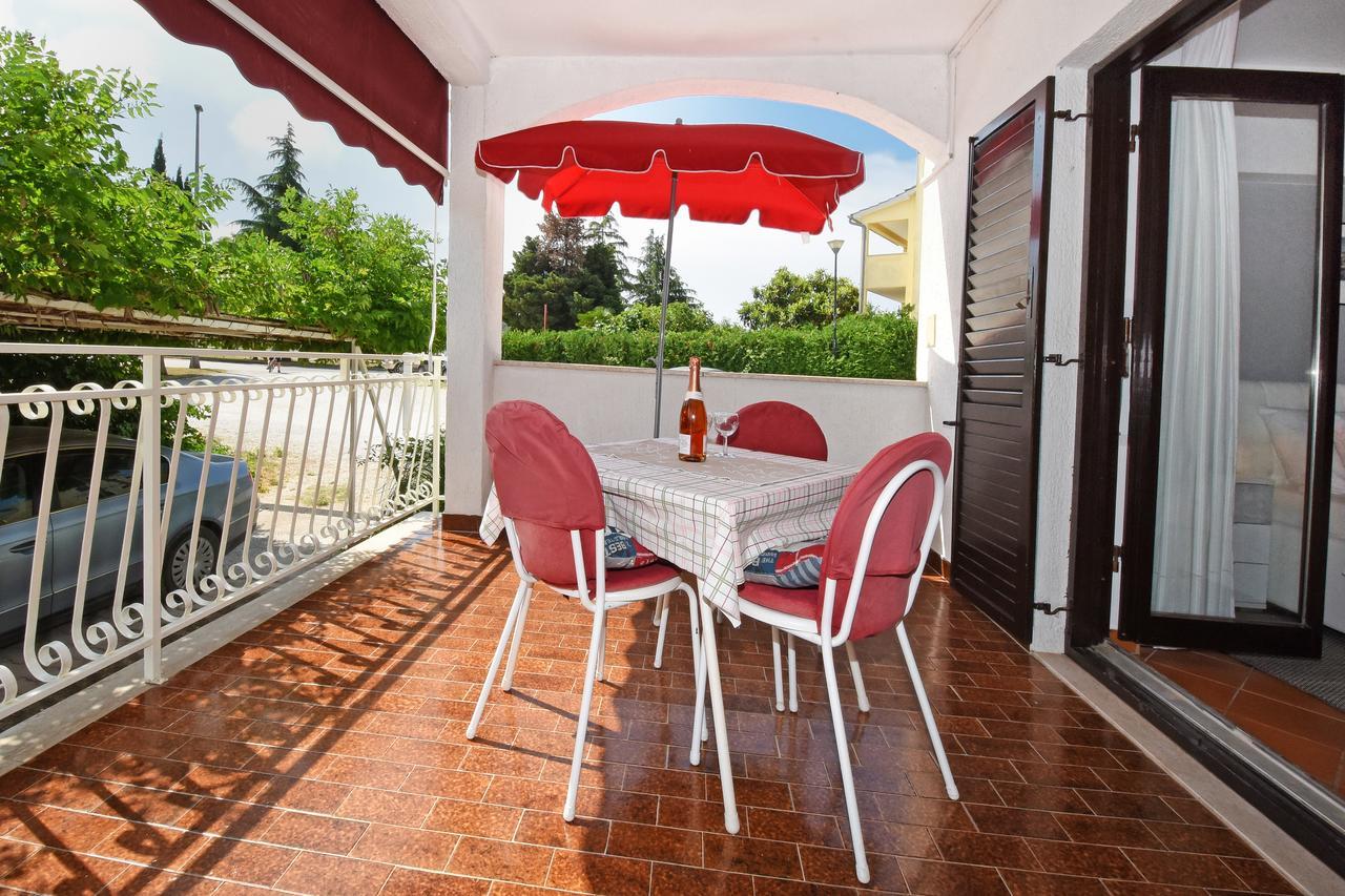 Apartment Sambris No 1 Върсар Екстериор снимка